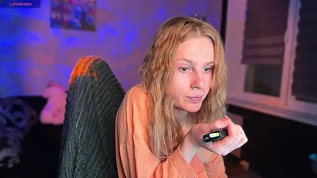 Chanel Gill online show from November 28, 3:58 pm