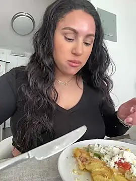 MeghanXO online show from January 9, 5:33 pm