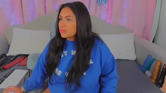 MeghanXO online show from February 20, 2:46 pm