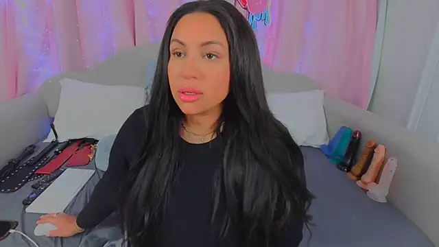 MeghanXO online show from March 4, 3:22 am