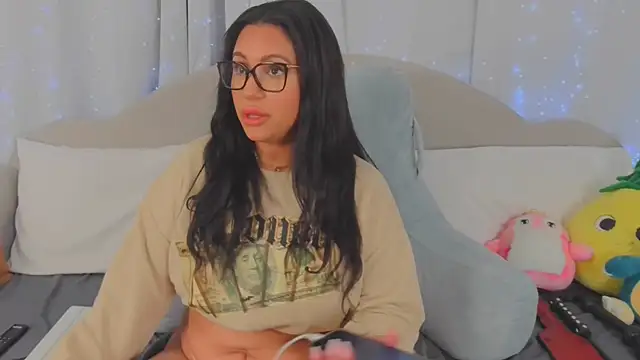 Snapshot of MeghanXO chatting on May 21, 2:35 pm MeghanXO online show from May 21, 2:35 pm