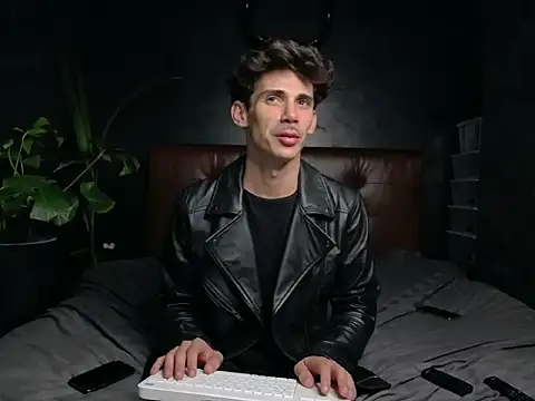 Snapshot of DanielCrush1 chatting on September 26, 9:41 pm DanielCrush1 online show from September 26, 9:41 pm