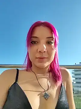 Snapshot of KarlaLuar_ chatting on December 21, 11:11 am KarlaLuar online show from December 21, 11:11 am