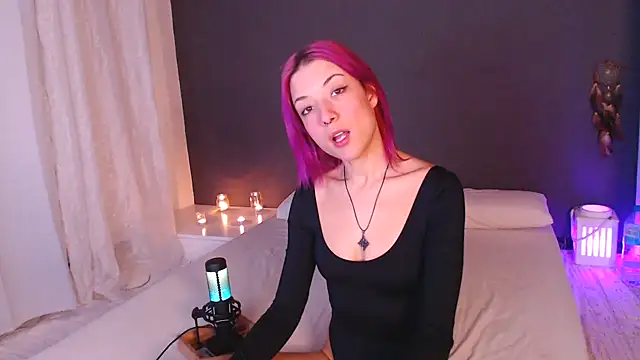 Snapshot of KarlaLuar_ chatting on January 28, 6:17 pm KarlaLuar online show from January 28, 6:17 pm