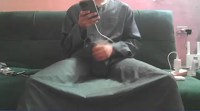 Snapshot of foxsanSs chatting on February 9, 12:17 am foxsanSs online show from February 9, 12:17 am