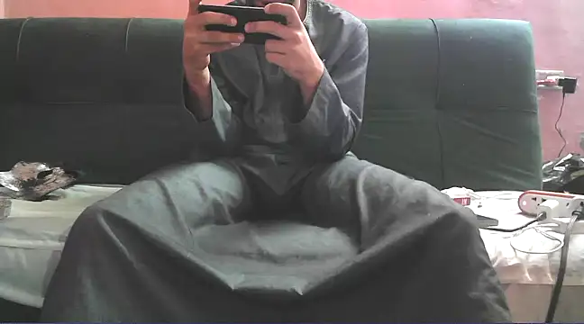 Snapshot of foxsanSs chatting on March 1, 1:32 am foxsanSs online show from March 1, 1:32 am