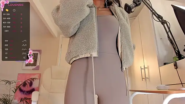 catalinasaiz online show from January 7, 2:19 pm