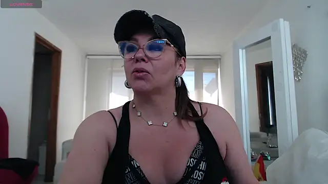 Snapshot of Myrnasexxx chatting on May 9, 3:17 pm Myrnasexxx online show from May 9, 3:17 pm