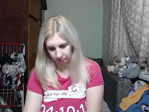 BustyBlond online show from January 23, 3:32 pm