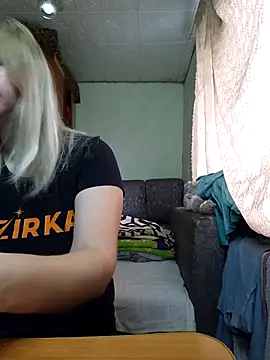 BustyBlond online show from November 16, 5:57 am