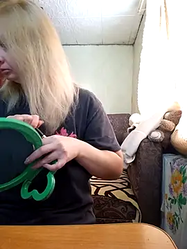 BustyBlond online show from January 14, 7:14 am