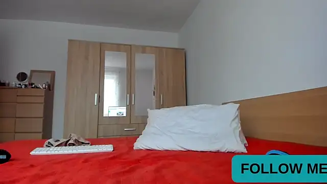 wildalissa online show from October 25, 6:02 pm