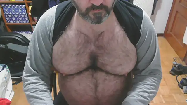 mikeyhotbear online show from January 7, 6:48 am