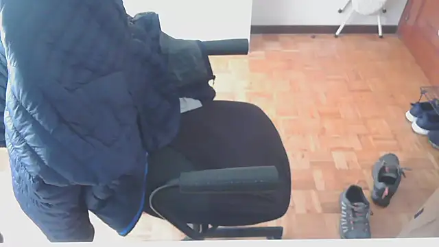 mikeyhotbear online show from November 4, 10:14 am