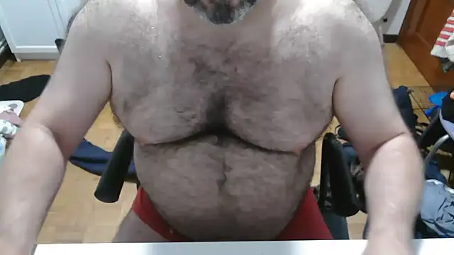 Snapshot of mikeyhotbear chatting on June 30, 3:51 am mikeyhotbear online show from June 30, 3:51 am