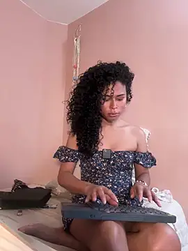 GabriSaenz online show from December 3, 4:06 pm