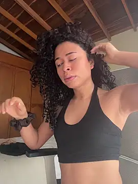 GabriSaenz online show from February 21, 1:56 pm