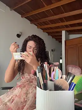Snapshot of GabriSaenz chatting on May 11, 1:06 pm GabriSaenz online show from May 11, 1:06 pm