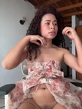 Snapshot of GabriSaenz chatting on May 11, 2:45 pm GabriSaenz online show from May 11, 2:45 pm