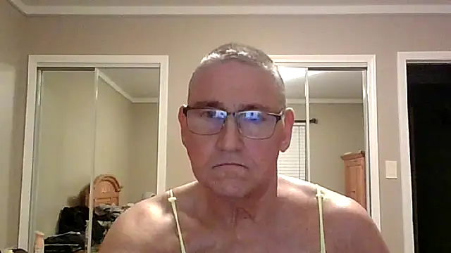 Snapshot of takeitall101 chatting on February 1, 12:31 am takeitall101 online show from February 1, 12:31 am