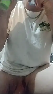 Snapshot of 420pussylickr chatting on October 18, 9:37 pm 420pussylickr online show from October 18, 9:37 pm