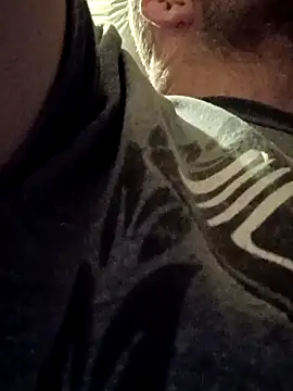 Snapshot of 420pussylickr chatting on December 4, 8:01 am 420pussylickr online show from December 4, 8:01 am