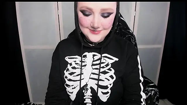 Snapshot of YourDyingBride chatting on May 9, 4:56 pm YourDyingBride online show from May 9, 4:56 pm