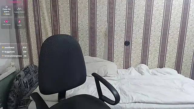 darienlarge online show from March 9, 7:37 pm