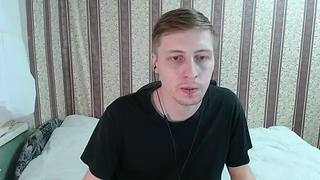 darienlarge online show from March 15, 3:59 pm