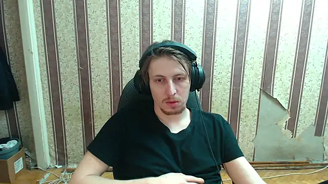 darienlarge online show from September 13, 7:35 pm