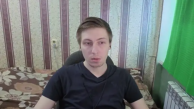 darienlarge online show from April 18, 11:58 am