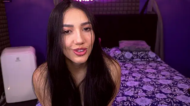 Snapshot of bull_vixen2001 chatting on July 7, 11:36 am bull vixen2001 online show from July 7, 11:36 am
