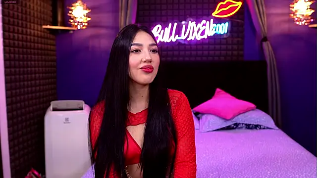 Snapshot of bull_vixen2001 chatting on August 2, 12:36 pm bull vixen2001 online show from August 2, 12:36 pm