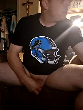 curiouscock38 online show from November 16, 11:10 pm