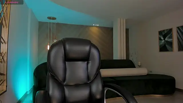 Snapshot of ErikaBenz_ chatting on November 10, 12:04 pm ErikaBenz online show from November 10, 12:04 pm