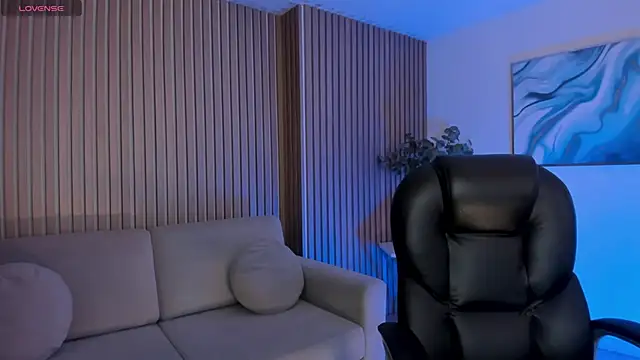 Snapshot of ErikaBenz_ chatting on December 4, 4:22 am ErikaBenz online show from December 4, 4:22 am