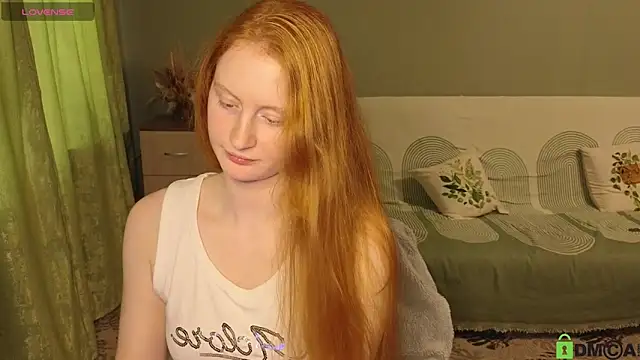 Snapshot of astoria_ross_ chatting on May 26, 3:08 pm astoria ross online show from May 26, 3:08 pm