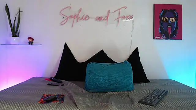 Snapshot of SophieFoxx17 chatting on November 4, 1:54 pm SophieFoxx17 online show from November 4, 1:54 pm