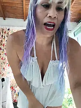 Snapshot of shelby_kutter chatting on May 29, 4:49 pm shelby kutter online show from May 29, 4:49 pm