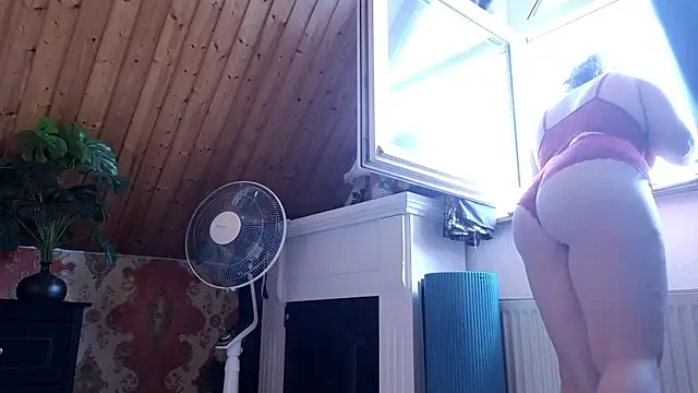 TessaWinter online show from June 9, 3:12 pm