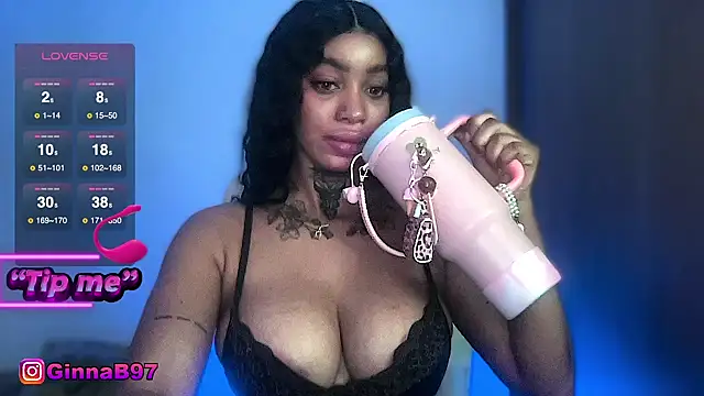 Snapshot of GinnaBolton chatting on October 5, 1:04 am GinnaBolton online show from October 5, 1:04 am