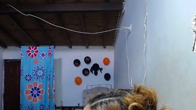 Nicolle Milf online show from October 31, 6:31 pm