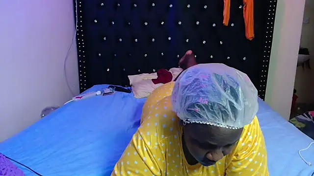 Toomuchbooty33 online show from November 8, 1:50 am