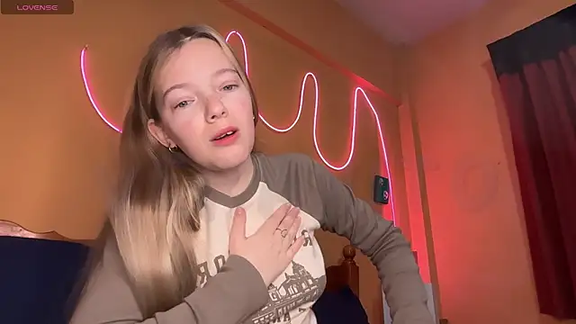 -veranito- online show from September 12, 3:06 am