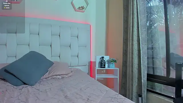 shanakendall online show from December 18, 2:34 pm