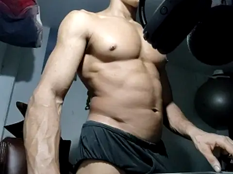 Snapshot of crazylatinguyy chatting on December 4, 2:54 am crazylatinguyy online show from December 4, 2:54 am