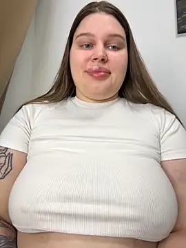 Snapshot of perfect_sweety_girl chatting on September 13, 8:30 pm perfect sweety girl online show from September 13, 8:30 pm