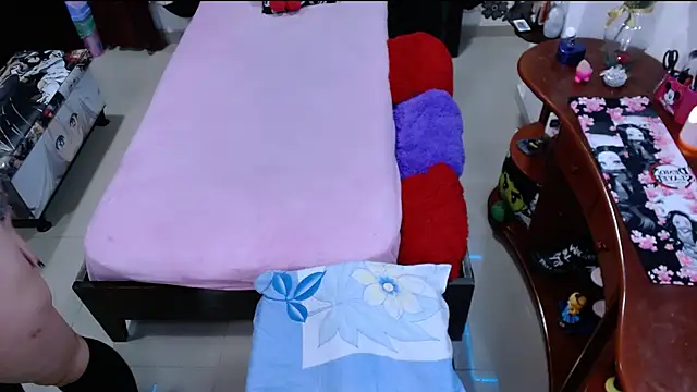 Snapshot of lufek23 chatting on January 20, 12:04 am lufek23 online show from January 20, 12:04 am