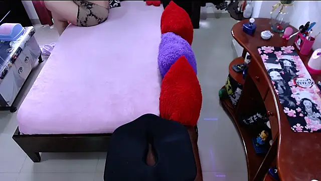 Snapshot of lufek23 chatting on January 26, 1:36 pm lufek23 online show from January 26, 1:36 pm