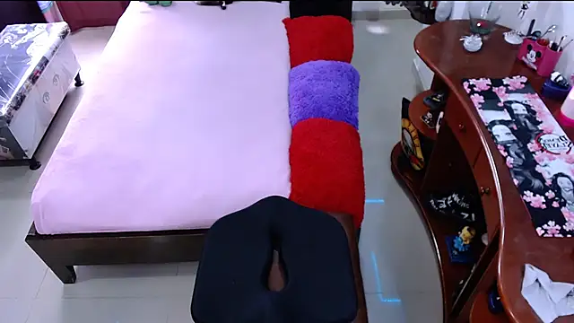 Snapshot of lufek23 chatting on February 1, 8:16 pm lufek23 online show from February 1, 8:16 pm